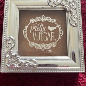 Pretty vulgar make up